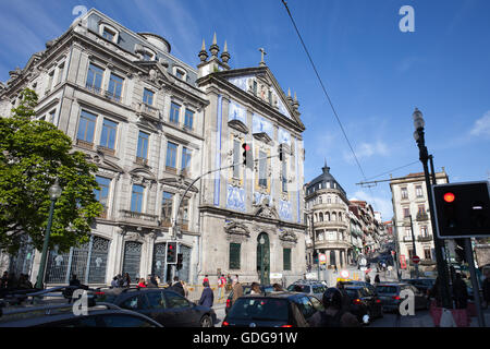 Il centro della città di Porto in Portogallo, Chiesa di S. Antonio Foto Stock