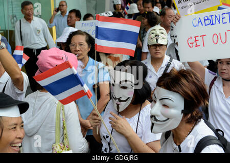 Una protesta politica presso il Pratunam nella città di Bangkok in Thailandia in Suedostasien. Foto Stock