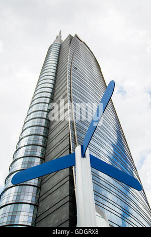 Milano, Italia - 31 Maggio 2016: vista a torre di Unicredit a Milano, Italia. Esso è stato aperto a 2012, e con 231 metri è il talle Foto Stock