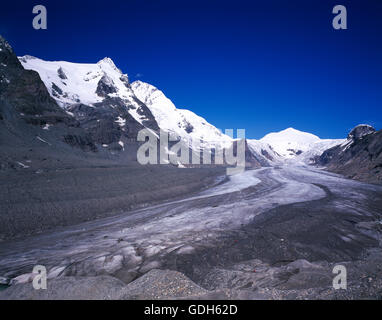 La vista sul ghiacciaio Pasterze, nel retro del Grossglockner, la montagna più alta dell'Austria, Alti Tauri Parco Nazionale, Carinzia Foto Stock