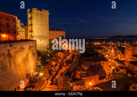 Cagliari, Sardegna, Italia: veduta aerea della città vecchia Foto Stock