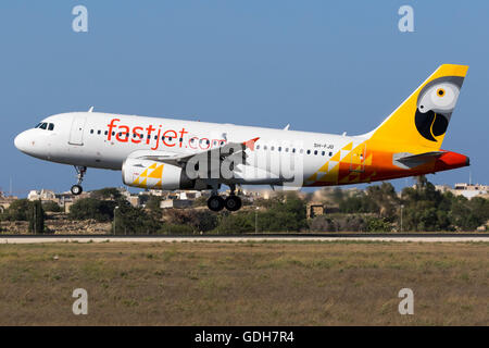 Fastjet Airbus A319-132 [5H-FJD] sbarco dopo prove di volo durante un 2,5 ore di volo sopra il mare Mediterraneo. Foto Stock