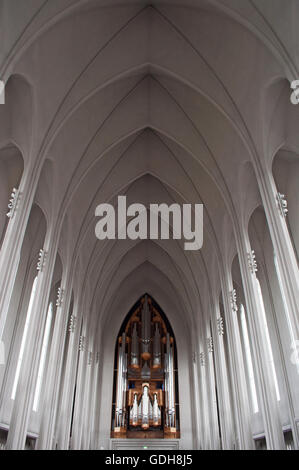 Reykjavik, Islanda: il concerto organo di Hallgrimskirkja, il Luteran chiesa Hallgrimur, costruito da Johannes Klais Orgelbau di Bonn, Germania Foto Stock