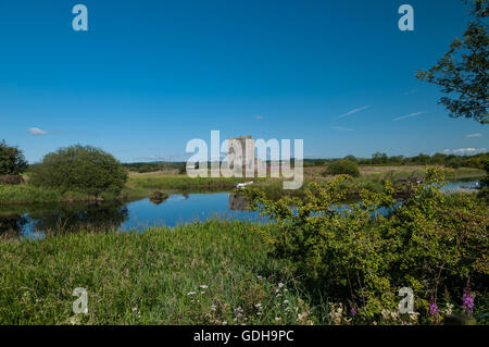 Castello Threave sull isola Threave con il fiume Dee nr Castle Douglas Dumfries & Galloway Scozia Scotland Foto Stock