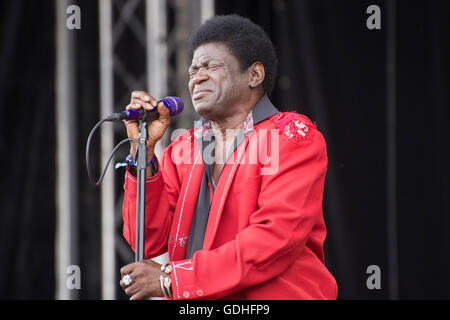 Pori, Finlandia. Il 15 luglio 2016. Charles Bradley & la sua Extraordinaries eseguire presso la 51Pori Jazz Festival nel Kirjurinluoto Arena. Foto Stock