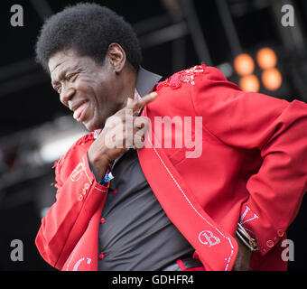 Pori, Finlandia. Il 15 luglio 2016. Charles Bradley & la sua Extraordinaries eseguire presso la 51Pori Jazz Festival nel Kirjurinluoto Arena. Foto Stock