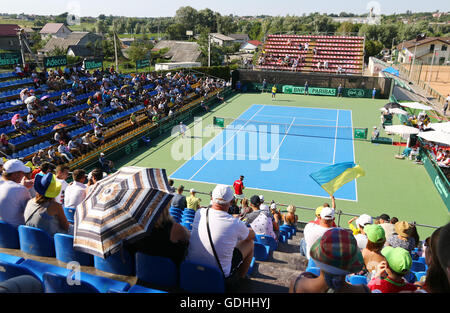 Kiev, Ucraina. 16 Luglio, 2016. Vista panoramica della corte centrale di Campa Bucha Tennis Club durante la BNP Paribas Davis Cup gioco vs Ucraina Austria, Kiev, Ucraina. Credito: Oleksandr Prykhodko/Alamy Live News Foto Stock