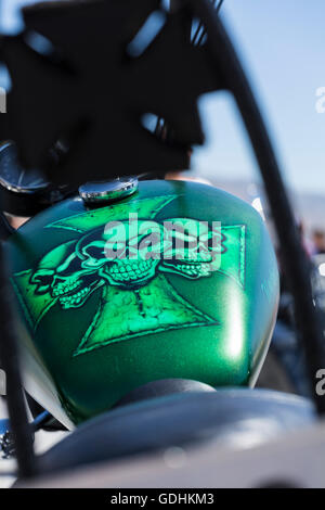 Custom paint job su una Harley Davidson alla American auto e moto raduno nella Plaza de la Basilica de candelaria, Tenerife. Foto Stock