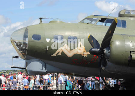 Airshow di Farnborough Regno Unito. 2016 Boeing B17 guerra mondiale 2 bomber closeup Foto Stock