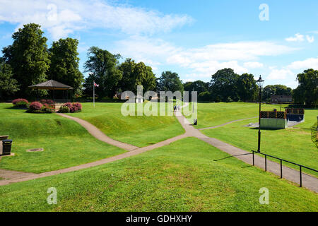 Cutt il vicino parco ex sito dell'esterno della Bailey del castello di Oakham Oakham Rutland East Midlands UK Foto Stock