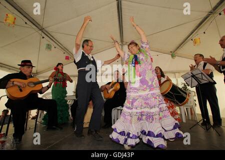 Il 4 maggio 2014. La Murta Fiesta, La Murta, Murcia, Spagna. Il festival in pieno svolgimento con musica e ballo Foto Stock