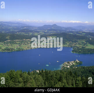 Geografia / viaggi, Austria, Carinzia, paesaggi, lago Woerth, vista da Pyramidenkogel (picco) verso Maria Woerth e dintorni, Foto Stock