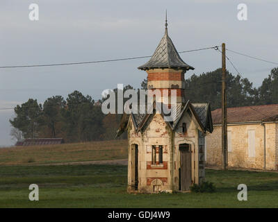 Vecchio pigeonry a La Garosse vicino a Pauillac Foto Stock