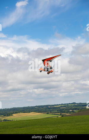 Volo Ultraleggero a Compton Abbas airfield, Dorset in luglio Foto Stock