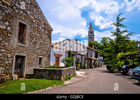 Villaggio di pietra di Roc main street view, Istria, Croazia Foto Stock