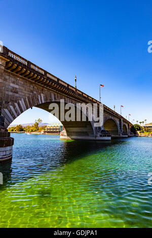 London Bridge in Lake Havasu City Arizona un partito popolare luogo sul fiume Colorado Foto Stock
