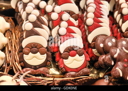 Cioccolatini di Natale presso il mercato della Boqueria, Barcellona. La Catalogna, Spagna Foto Stock