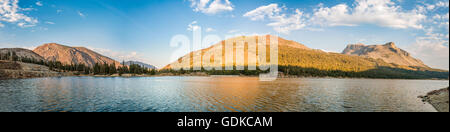 Tioga Lake, Inyo National Forest di Mono County, California, Stati Uniti d'America Foto Stock