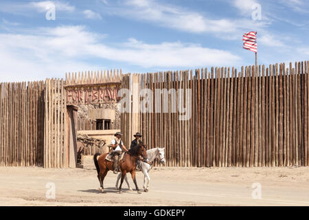 I cowboys a Fort Bravo degli studi cinematografici in Spagna Foto Stock