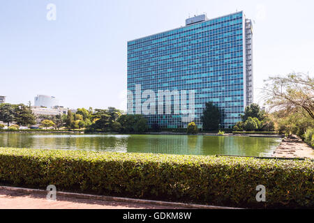 La sede centrale di ENI. Olio Italiano e gas energy company Foto Stock