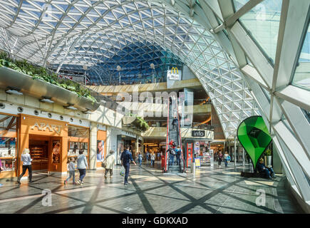 Złote Tarasy un moderno complesso retail in Varsavia Polonia. Foto Stock