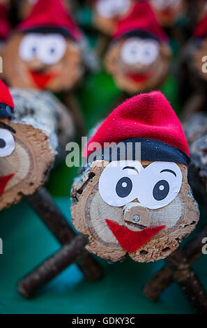 ' Tio"i registri di Natale (carattere mitologico relative ad una tradizione di Natale in Catalogna) in vendita presso Santa Llucia natale Foto Stock