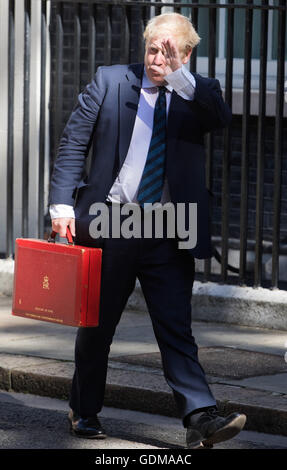 A Downing Street, Londra, 19 luglio 2016. Foreign and Commonwealth Segretario Boris Johnson arriva in corrispondenza della prima riunione di gabinetto fin dal primo ministro Theresa Maggio ha preso l'ufficio. Credito: Paolo Davey/Alamy Live News Foto Stock