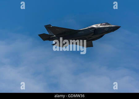 Marines americani F-32B jet in volo nel cielo Foto Stock