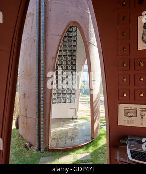 Convertito silo di storage. Immaginate di Studio presso gli alberi, Mumbai, India. Architetto: Studio Lotus, 2016. Foto Stock