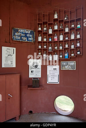 Convertito silo di storage. Immaginate di Studio presso gli alberi, Mumbai, India. Architetto: Studio Lotus, 2016. Foto Stock