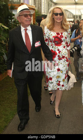 23 maggio 2016 - Rupert Murdoch e moglie Jerry Hall frequentando il Chelsea Flower Show 2016 a Londra, Regno Unito. Foto Stock