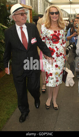 23 maggio 2016 - Rupert Murdoch e moglie Jerry Hall frequentando il Chelsea Flower Show 2016 a Londra, Regno Unito. Foto Stock