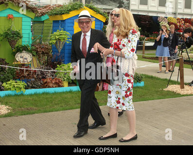 23 maggio 2016 - Rupert Murdoch e moglie Jerry Hall frequentando il Chelsea Flower Show 2016 a Londra, Regno Unito. Foto Stock