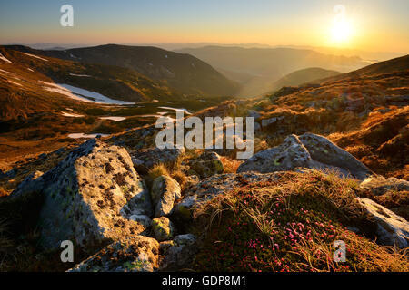Chornogora Ridge il paesaggio, le montagne dei Carpazi, regione di Ivano-Frankovsk, Ucraina Foto Stock
