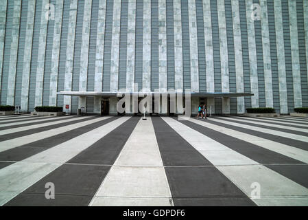 La sede delle Nazioni Unite edificio ingresso in New York Foto Stock