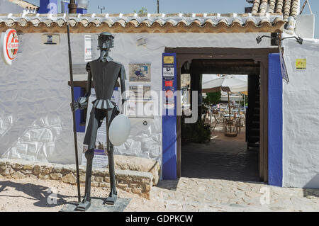 Un monumento di Don Chisciotte nel Campo de Criptana, Ciudad Real, Castilla la Mancha, in Spagna Foto Stock