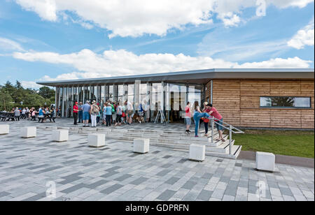 Il nuovo centro visitatori e la caffetteria presso l'Helix e il parco Kelpies a Falkirk in Scozia Foto Stock