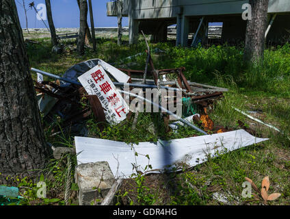 Nessun segno di parcheggio nella zona devastata dopo la daiichi centrale nucleare esplosione e lo tsunami, Fukushima prefettura, Futaba, Giappone Foto Stock