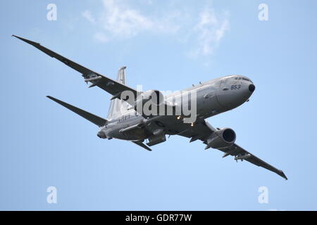 US Navy Boeing P-8A Poseidon (737-8FV) 168853 è dimostrato a Farnborough International Airshow, Hampshire, Regno Unito Foto Stock