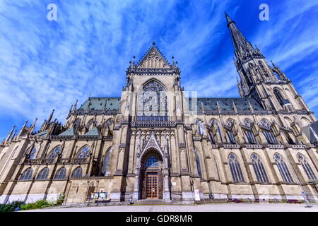 La nuova Cattedrale dell Immacolata Concezione, Neuer Dom, da giorno a Linz, Austria Foto Stock