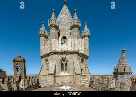 UNESCCO Sito Patrimonio Mondiale, torre di Sé Catedral de Évora Basílica Sé Catedral de Nossa Senhora da Assunção, Evora, Évora Foto Stock