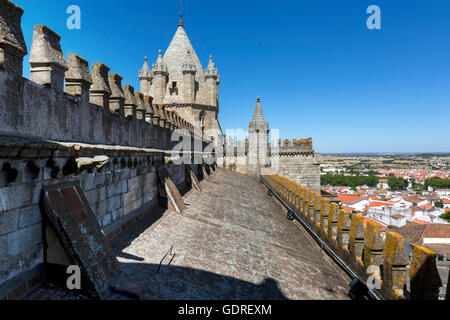 UNESCCO Sito Patrimonio Mondiale, torre di Sé Catedral de Évora Basílica Sé Catedral de Nossa Senhora da Assunção, Evora, Évora Foto Stock