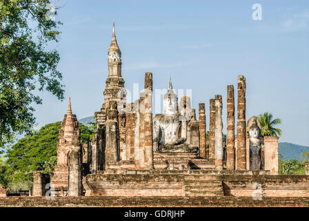 Wat Mahathat, Sukhothai Historical Park, Thailandia Foto Stock