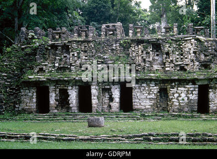 Messico. Yaxchilan. Tempio di labirinto. Tardo periodo classico. Foto Stock