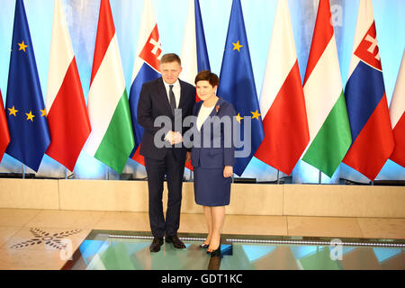 Polonia - Varsavia, 21 Luglio 2016: PM di Ungheria Viktor Orban, Czechian PM Bohuslav Sobotka e PM slovacco Robert Fico arrivarono a Varsavia per la riunione ufficiale del gruppo di Visegrad sotto la presidenza della Beata Szydlo. Credito: Jake Ratz/Alamy Live News Foto Stock