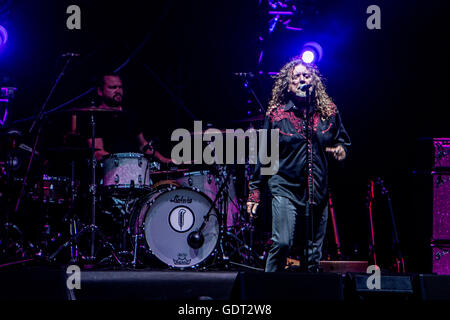 Milano, Italia. Il 20 luglio, 2016. Robert Plant suona dal vivo a Assago Estate Arena di Milano, Italia, il 20 luglio 2016 Credit: Mairo Cinquetti/Alamy Live News Foto Stock