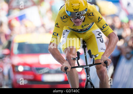 21 Luglio, 2016. Mègeve, FR. Chris Froome (Team Sky) attraversa la linea con il più veloce del tempo del giorno, 21 secondi più veloce rispetto al secondo posto Tom Dumoulin (Team Giant-Aplecin). John Kavouris/Alamy Live News Foto Stock