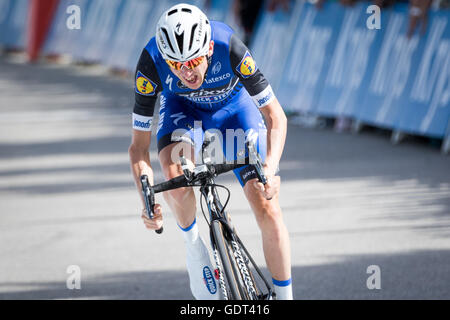 21 Luglio, 2016. Mègeve, FR. Dan Martin (Etixx-Quickstep) finiture xviii in ITT da Sallanches a Mègeve. John Kavouris/Alamy Live News Foto Stock