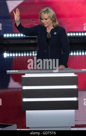 Cleveland, Ohio, USA. 21 Luglio, 2016. Oklahoma Gov. Maria indirizzi Fallin delegati nel giorno finale della Convention Nazionale Repubblicana Luglio 21, 2016 a Cleveland, Ohio. Credito: Planetpix/Alamy Live News Foto Stock