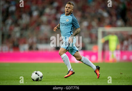 Monaco di Baviera, Germania. Il 20 luglio, 2016. Manchester Angelino (Jose Angel Esmoris Tasende) in azione durante un calcio internazionale amichevole tra FC Bayern Monaco e Manchester City nello stadio Allianz Arena di Monaco di Baviera, Germania, il 20 luglio 2016. Foto: THOMAS EISENHUTH/dpa - nessun filo SERVICE -/dpa/Alamy Live News Foto Stock